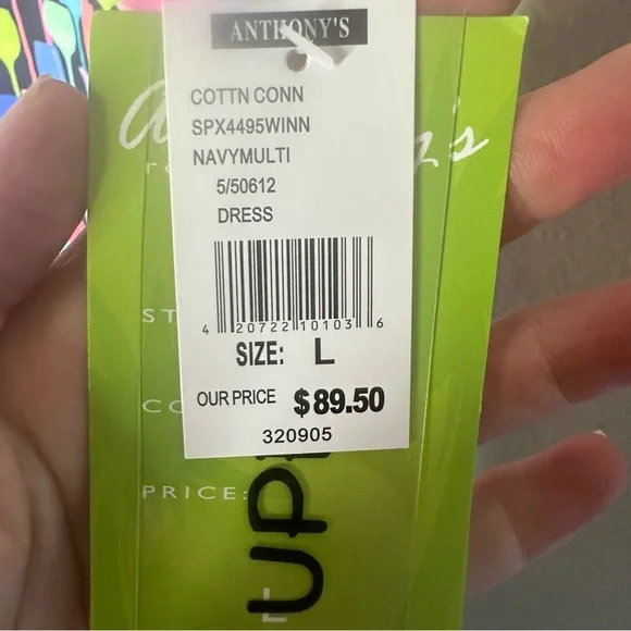 Colorful Anthony's Resort Wear Dress - Picture 4 of 9